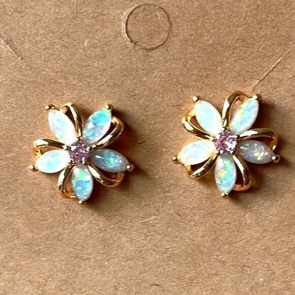 NWOT Elegant Gold and Synthetic Opal Flower Earrings Studs - Picture 1 of 5